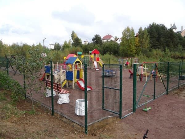 Установить забор для детской площадки в Москве